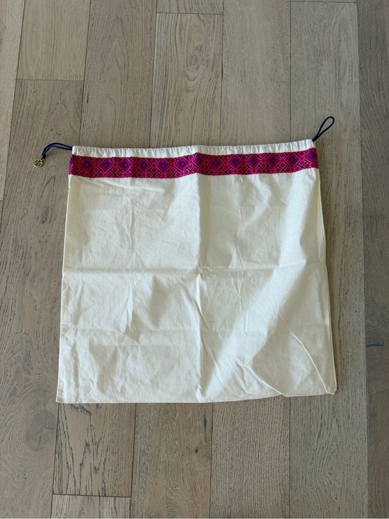 Tory Burch Handbags - Tory Burch Cream Dust Bag with Pink Trim